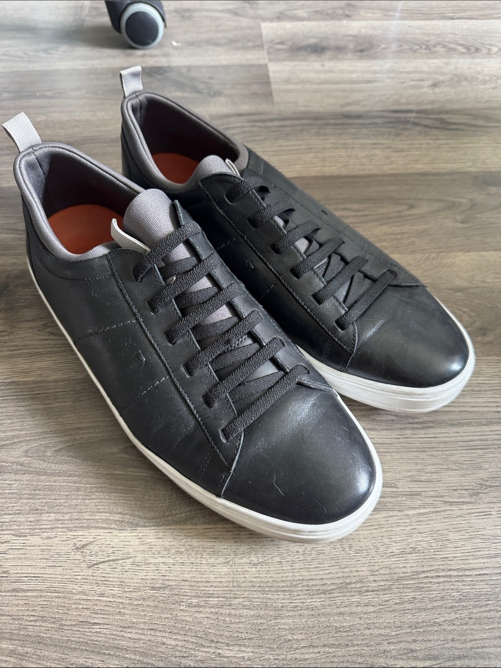 Men's Martin Dingman Black Leather Low-Top Sneakers